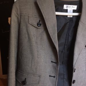 Black and gray suit jacket